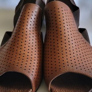 New Two- Tone Brown Sandal